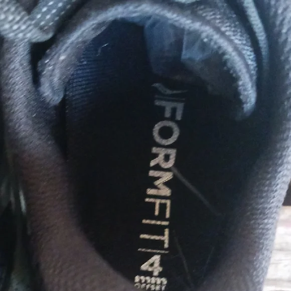 Men's Black Running Shoes - Picture 8 of 10